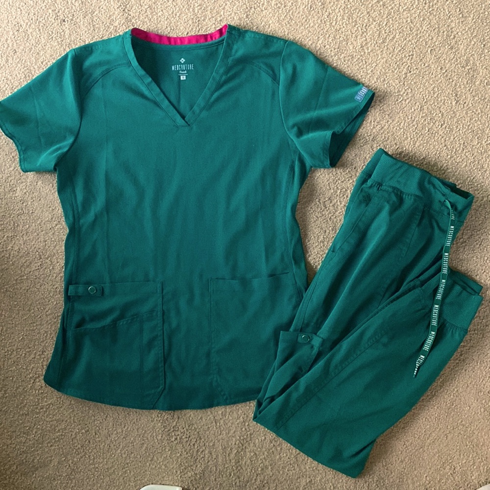 Medcouture Hunter Green Scrub Top and Bottom